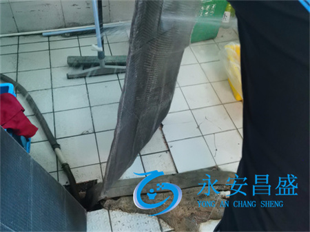 維護企業(yè)室內空氣質量 定期清洗中央空調通風管道 確?？諝獬Ｐ?></a></div>
                      <div   id=